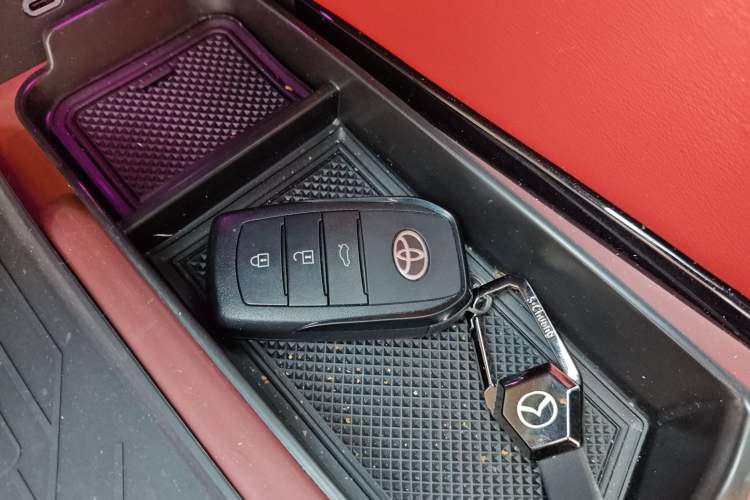 Used Toyota Camry 2025 Dual-Motor 2.5 HXS Sport Plus Smart Drive Edition Vehicle Key
