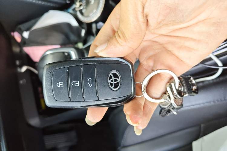 Used Toyota Camry 2025 Dual-Motor 2.0 HG Guanghui Edition Vehicle Key