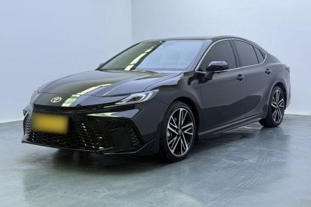 Używany Toyota Camry 2026 Model Dual-Engine 2.0HS Sport Edition