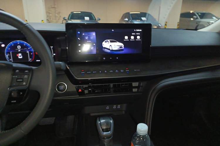 Used Toyota Camry 2026 Model 2.0GVP Luxury Edition Audio And AC Panel