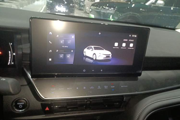 Used Toyota Camry 2026 Model Dual-Engine 2.0HSE Sport Lite Edition Audio And AC Panel