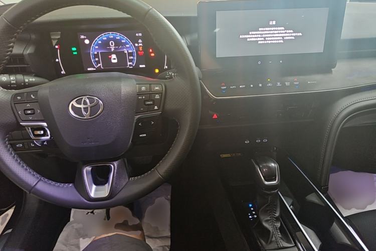 Used Toyota Camry 2026 Model 2.0GVP Luxury Edition Center Console