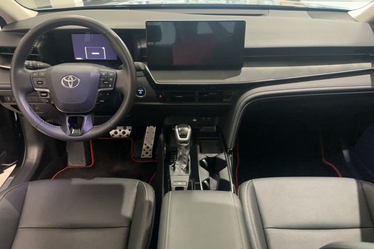Used Toyota Camry 2026 Model Dual-Engine 2.0HSE Sport Lite Edition Center Console