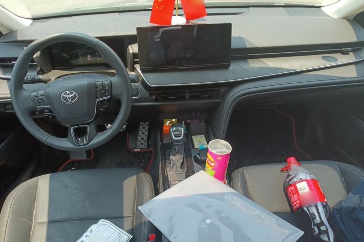 Used Toyota Camry 2026 Model Dual-Engine 2.0HSE Sport Lite Edition Center Console