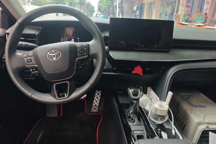 Used Toyota Camry 2026 Model Dual-Engine 2.0HSE Sport Lite Edition Center Console