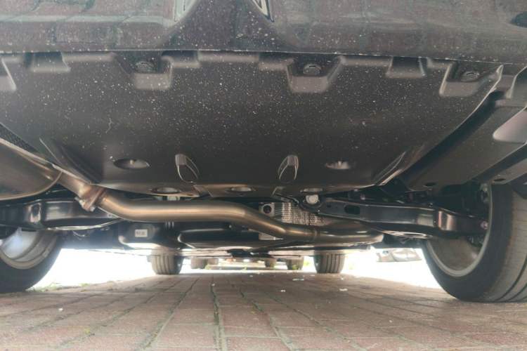 Used Toyota Camry 2026 Model Dual-Engine 2.0HSE Sport Lite Edition Chassis Rear