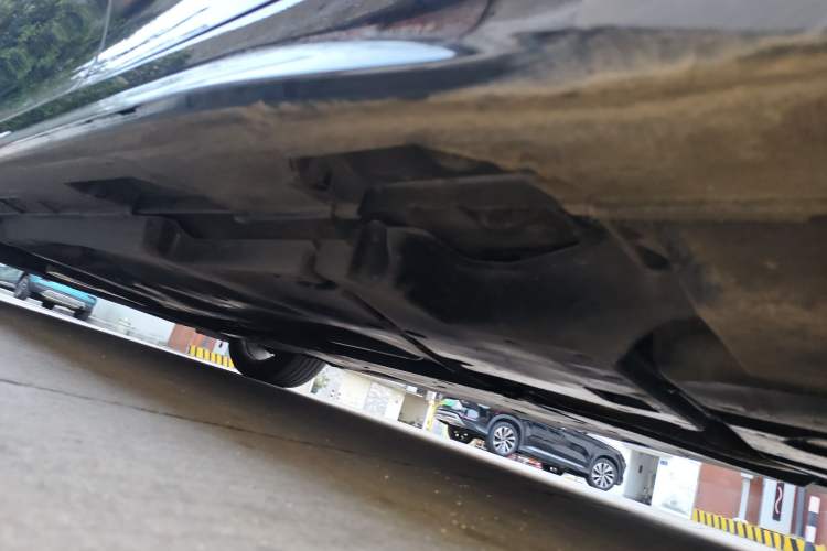 Used Toyota Camry 2026 Model Dual-Engine 2.0HSE Sport Lite Edition Chassis Rear Left