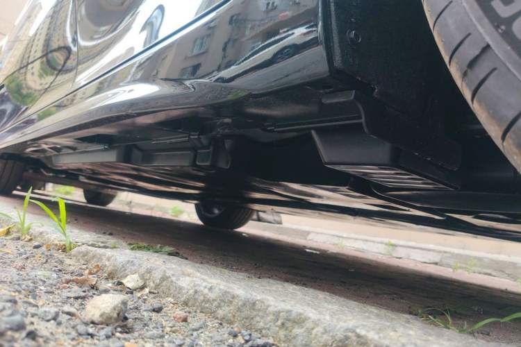 Used Toyota Camry 2026 Model Dual-Engine 2.0HSE Sport Lite Edition Chassis Rear Left