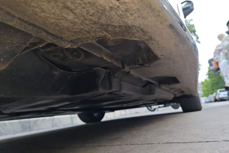 Used Toyota Camry 2026 Model Dual-Engine 2.0HSE Sport Lite Edition Chassis Rear Right