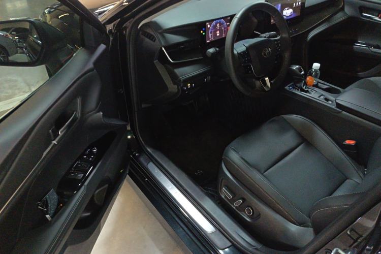 Used Toyota Camry 2026 Model 2.0GVP Luxury Edition Driver Seat