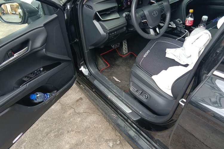 Used Toyota Camry 2026 Model Dual-Engine 2.0HSE Sport Lite Edition Driver Seat