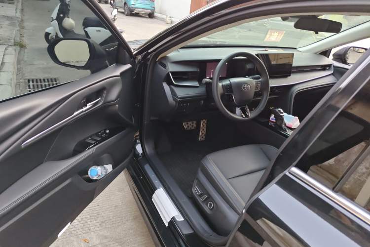 Used Toyota Camry 2026 Model Dual-Engine 2.0HSE Sport Lite Edition Driver Seat