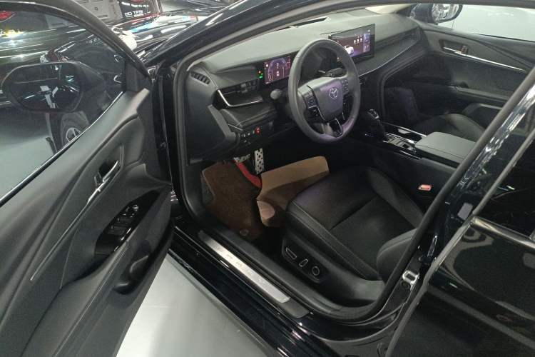 Used Toyota Camry 2026 Model Dual-Engine 2.0HSE Sport Lite Edition Driver Seat