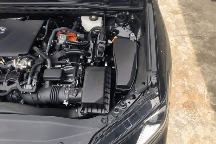 Used Toyota Camry 2026 Model Dual-Engine 2.0HSE Sport Lite Edition Engine Bay Left