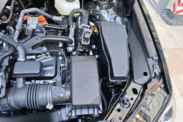 Used Toyota Camry 2026 Model Dual-Engine 2.0HXS Sport Plus Edition Engine Bay Left