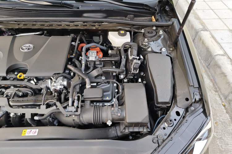 Used Toyota Camry 2026 Model Dual-Engine 2.0HSE Sport Lite Edition Engine Bay Left