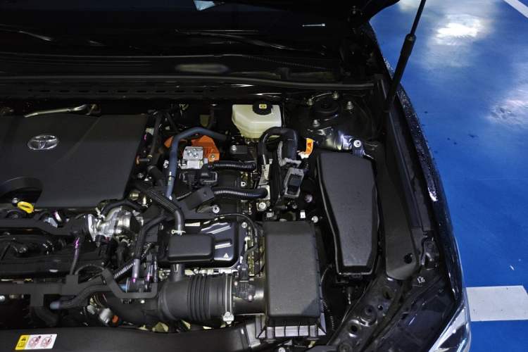 Used Toyota Camry 2026 Model Dual-Engine 2.0HGVP Luxury Edition Engine Bay Left