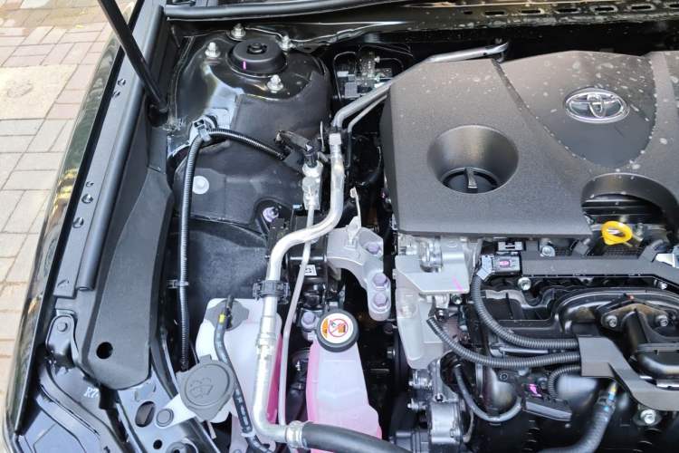 Used Toyota Camry 2026 Model Dual-Engine 2.0HXS Sport Plus Edition Engine Bay Right