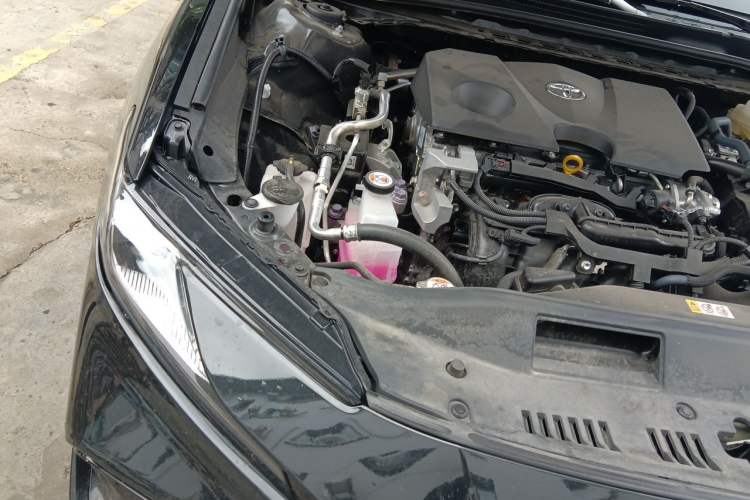 Used Toyota Camry 2026 Model Dual-Engine 2.0HSE Sport Lite Edition Engine Bay Right