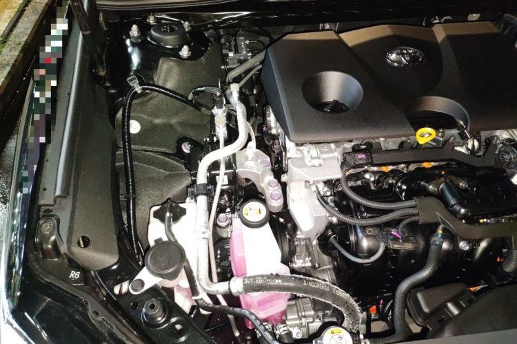 Used Toyota Camry 2026 Model Dual-Engine 2.0HSE Sport Lite Edition Engine Bay Right