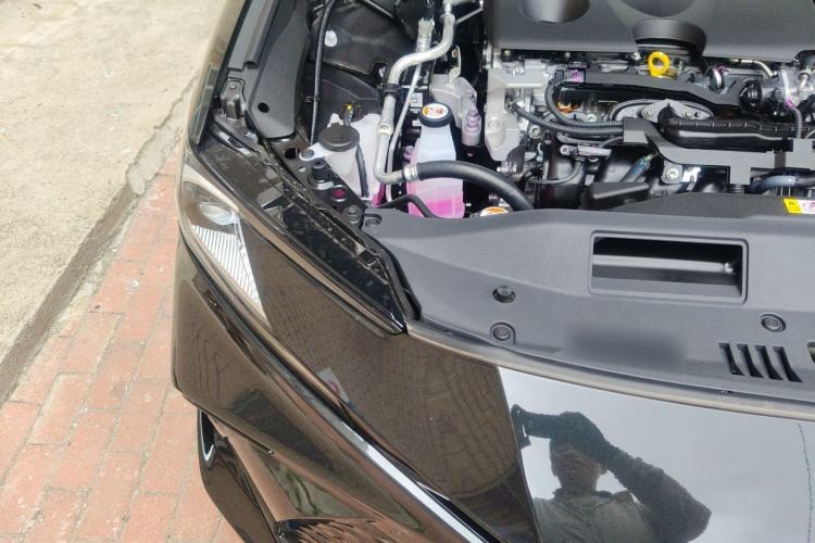 Used Toyota Camry 2026 Model Dual-Engine 2.0HSE Sport Lite Edition Engine Bay Right