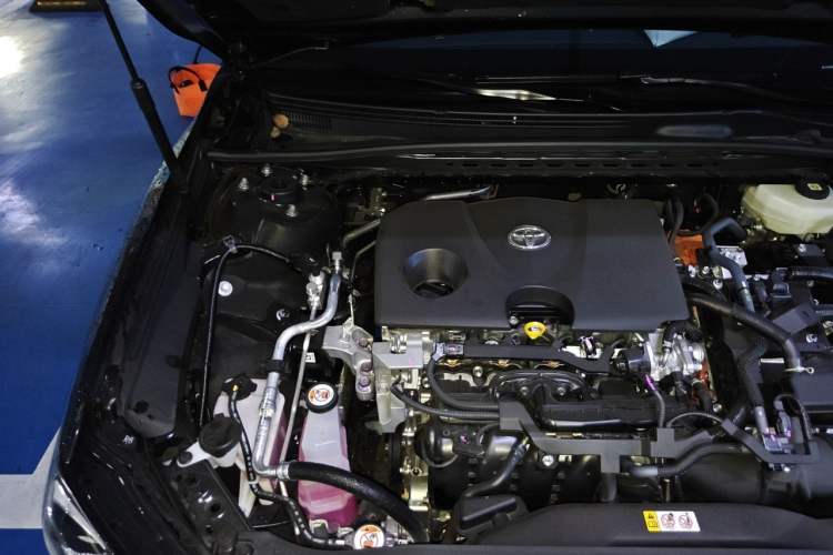 Used Toyota Camry 2026 Model Dual-Engine 2.0HGVP Luxury Edition Engine Bay Right