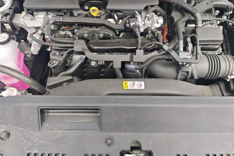 Used Toyota Camry 2026 Model Dual-Engine 2.0HSE Sport Lite Edition Engine Bay