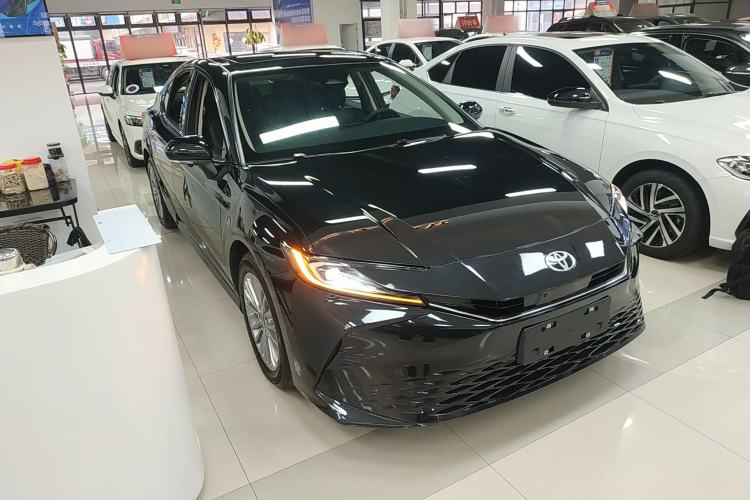 Used Toyota Camry 2026 Model Dual-Engine 2.0HGVP Luxury Edition Exterior 1