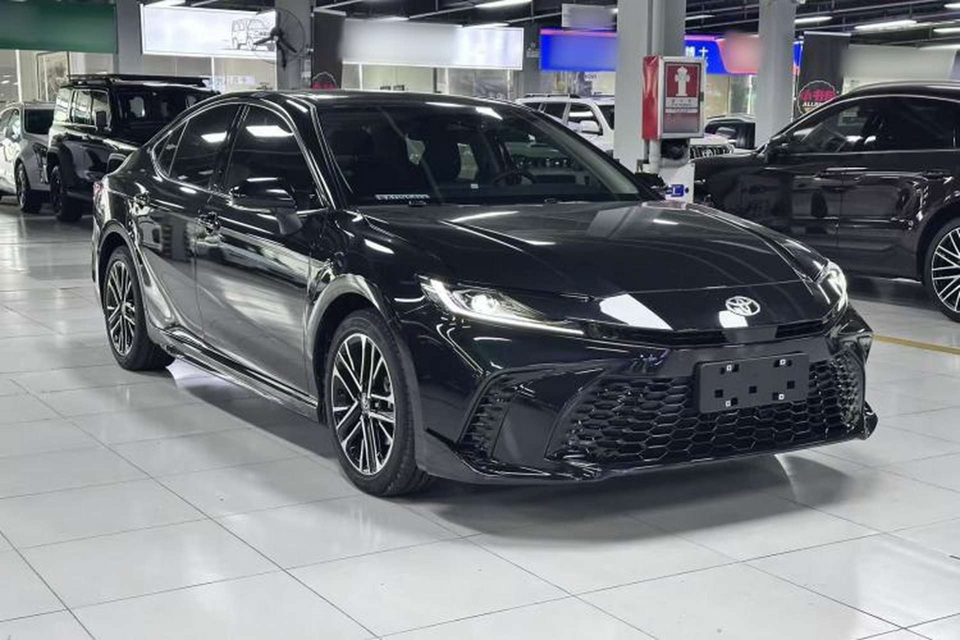 Used Toyota Camry 2026 Model Dual-Engine 2.0HSE Sport Lite Edition Exterior 2
