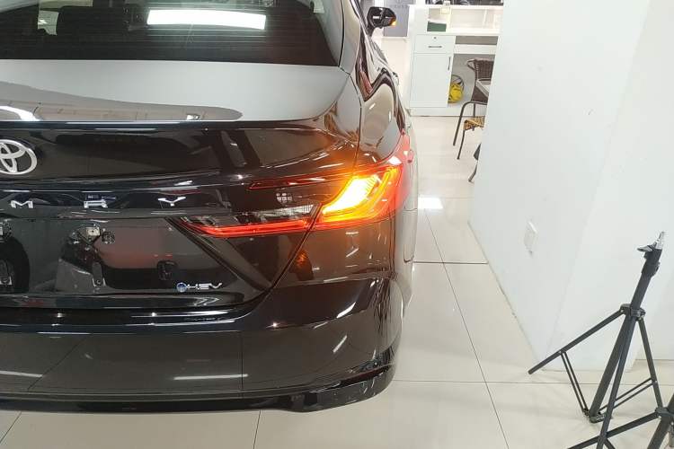 Used Toyota Camry 2026 Model Dual-Engine 2.0HGVP Luxury Edition Exterior 3