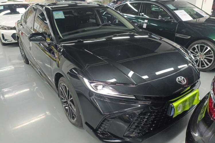 Used Toyota Camry 2026 Model Dual-Engine 2.0HSE Sport Lite Edition Front Right 45 Deg
