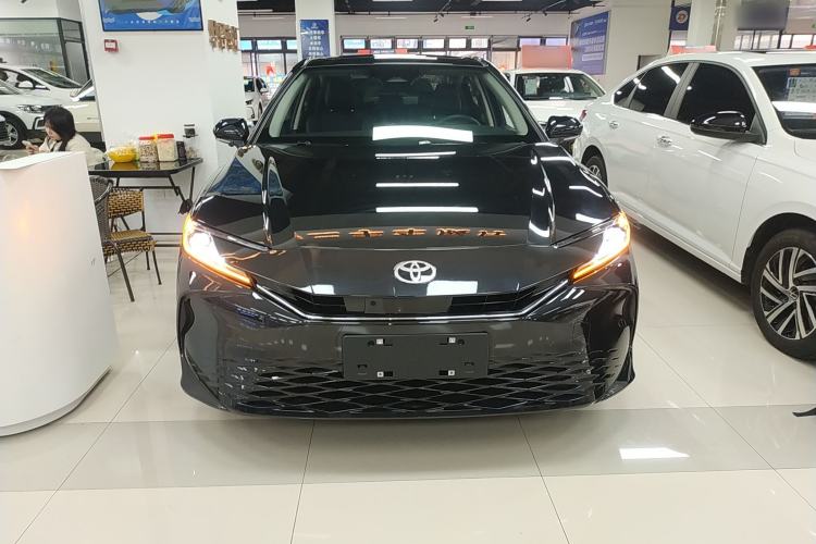 Used Toyota Camry 2026 Model Dual-Engine 2.0HGVP Luxury Edition Front