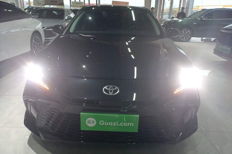 Used Toyota Camry 2026 Model Dual-Engine 2.0HSE Sport Lite Edition Front