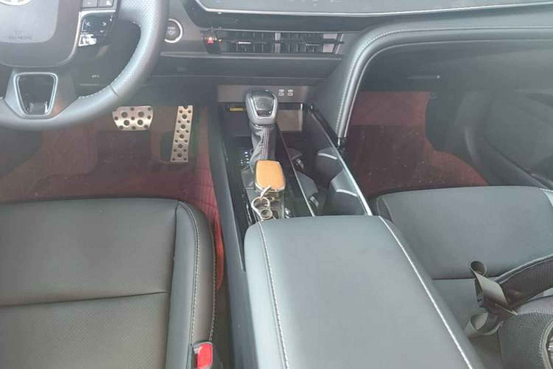 Used Toyota Camry 2026 Model Dual-Engine 2.0HSE Sport Lite Edition Gear Lever