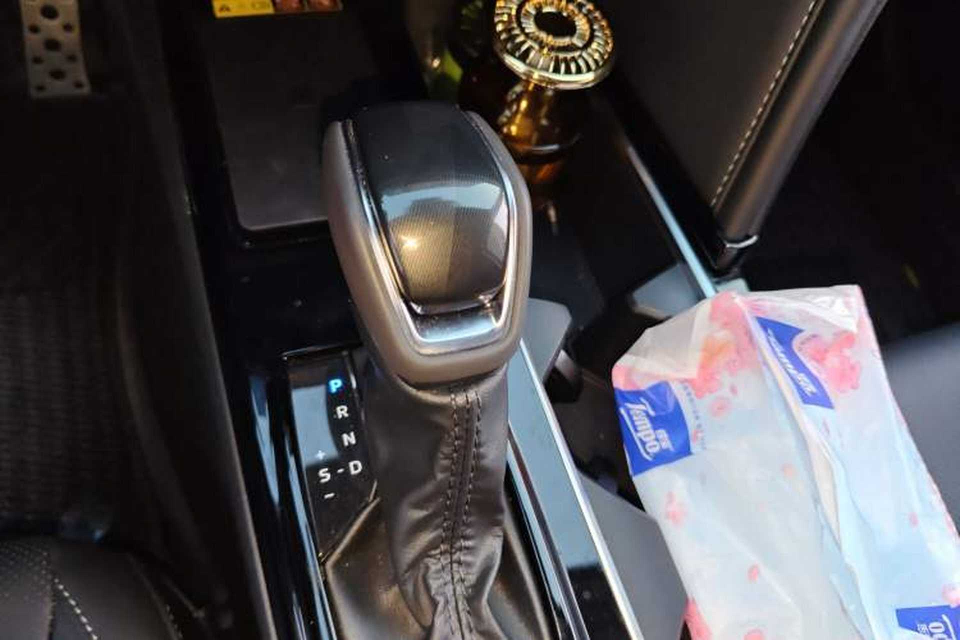 Used Toyota Camry 2026 Model Dual-Engine 2.0HSE Sport Lite Edition Gear Lever
