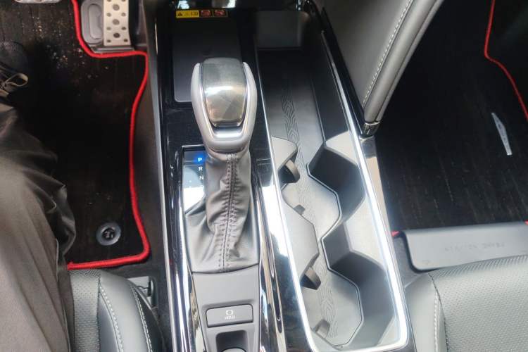 Used Toyota Camry 2026 Model Dual-Engine 2.0HSE Sport Lite Edition Gear Lever