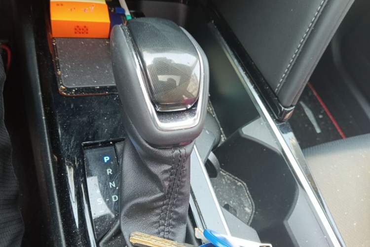 Used Toyota Camry 2026 Model Dual-Engine 2.0HSE Sport Lite Edition Gear Lever
