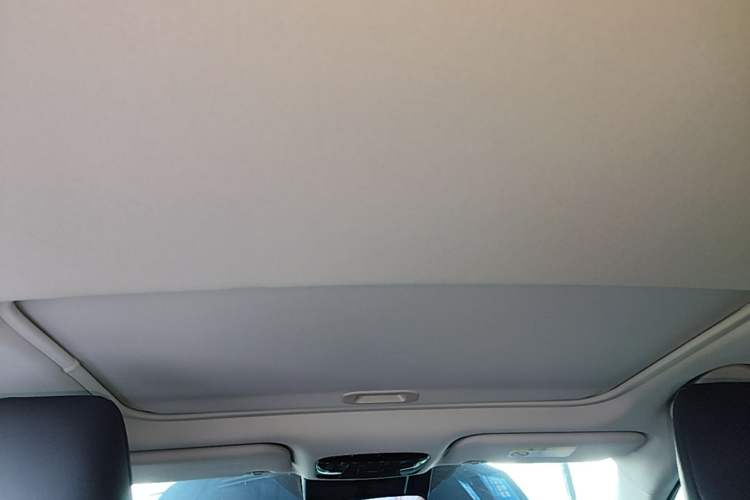 Used Toyota Camry 2026 Model Dual-Engine 2.0HSE Sport Lite Edition Headliner
