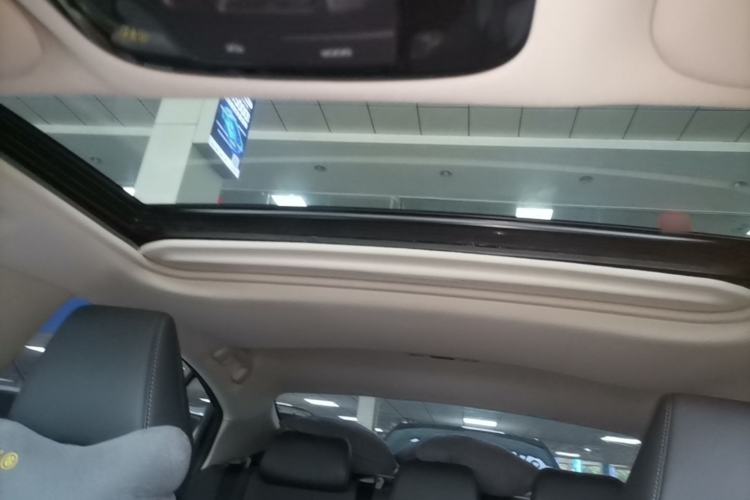Used Toyota Camry 2026 Model Dual-Engine 2.0HSE Sport Lite Edition Headliner