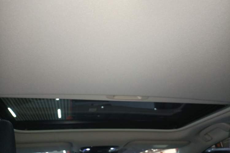 Used Toyota Camry 2026 Model Dual-Engine 2.0HSE Sport Lite Edition Headliner