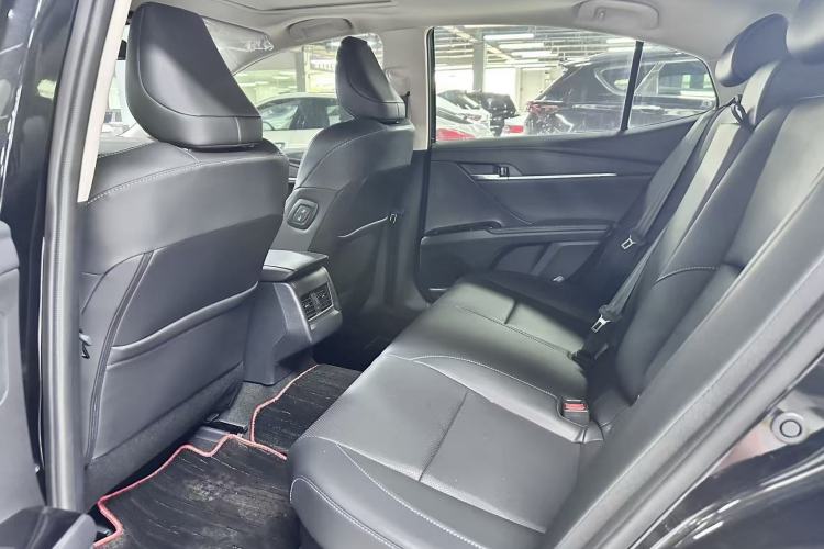 Used Toyota Camry 2026 Model Dual-Engine 2.0HSE Sport Lite Edition Interior 2