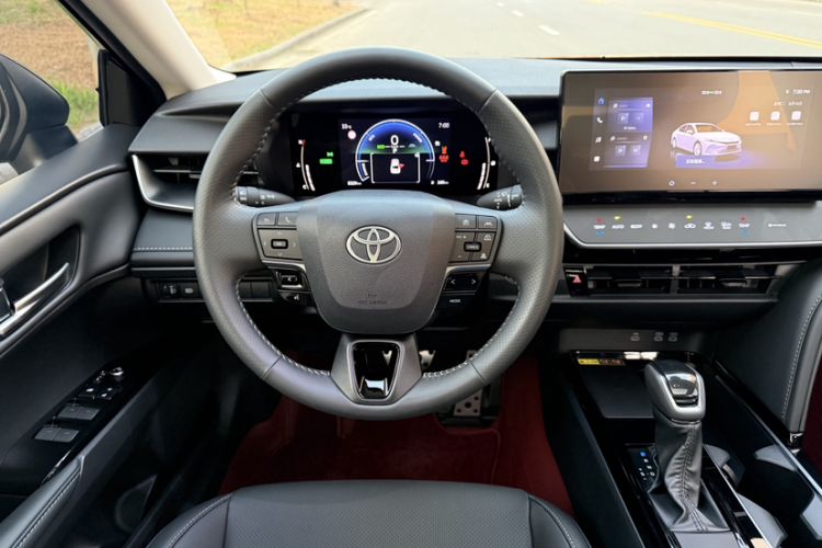 Used Toyota Camry 2026 Model Dual-Engine 2.0HSE Sport Lite Edition Interior 2