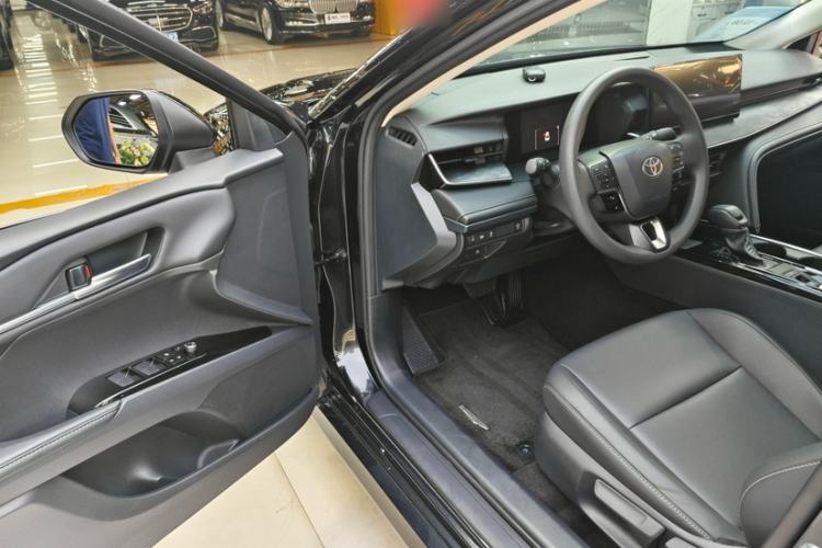 Used Toyota Camry 2026 Model 2.0E Elite Edition Interior 4