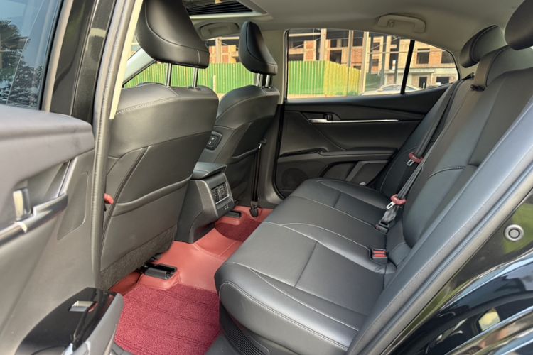 Used Toyota Camry 2026 Model Dual-Engine 2.0HSE Sport Lite Edition Interior 4