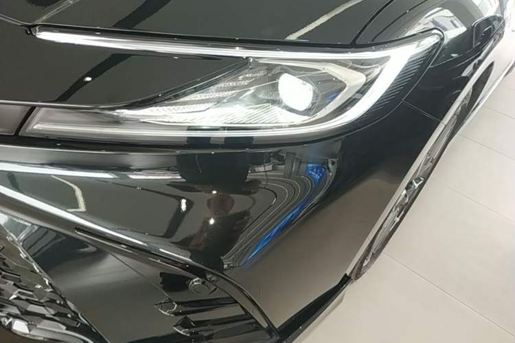 Used Toyota Camry 2026 Model Dual-Engine 2.0HXS Sport Plus Edition Left Front Headlight