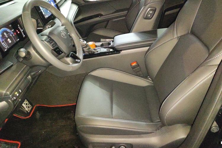 Used Toyota Camry 2026 Model Dual-Engine 2.0HSE Sport Lite Edition Left Front Seat