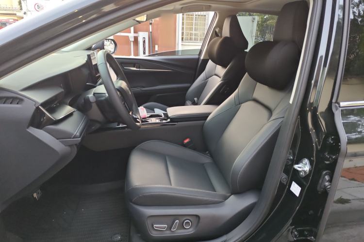 Used Toyota Camry 2026 Model Dual-Engine 2.0HSE Sport Lite Edition Left Front Seat
