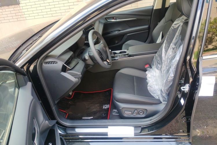 Used Toyota Camry 2026 Model Dual-Engine 2.0HSE Sport Lite Edition Left Front Seat