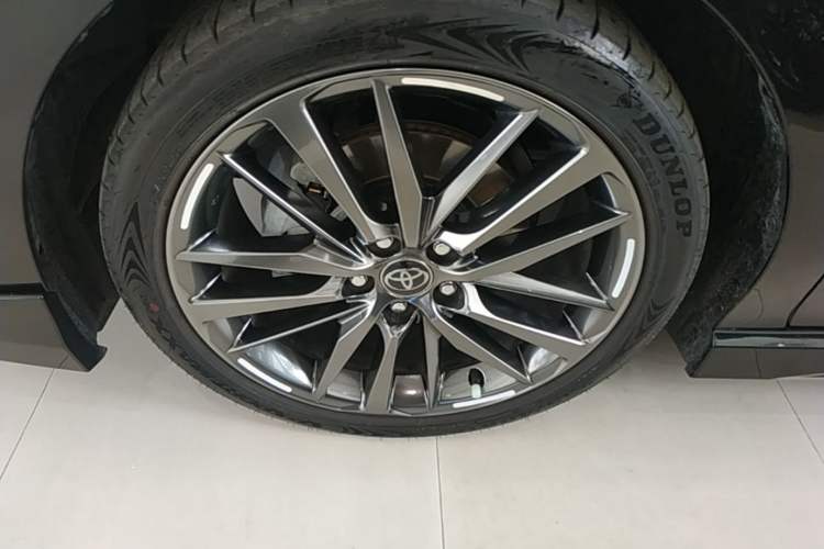 Used Toyota Camry 2026 Model Dual-Engine 2.0HXS Sport Plus Edition Left Front Wheel Hub
