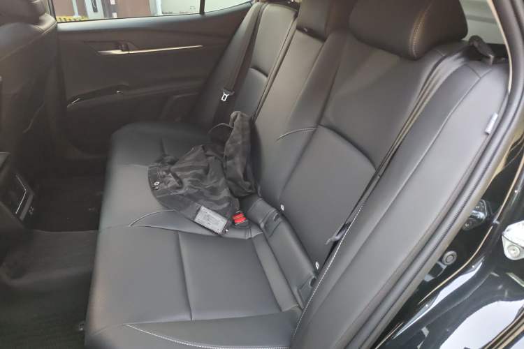 Used Toyota Camry 2026 Model Dual-Engine 2.0HSE Sport Lite Edition Left Rear Seat